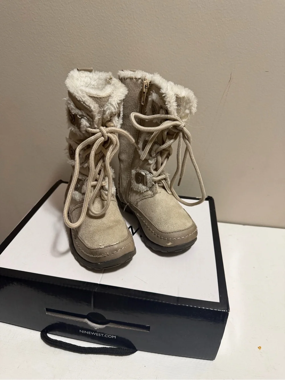 Nine West Girls Daffodil Off White Faux Fur Winter Boots Size 7